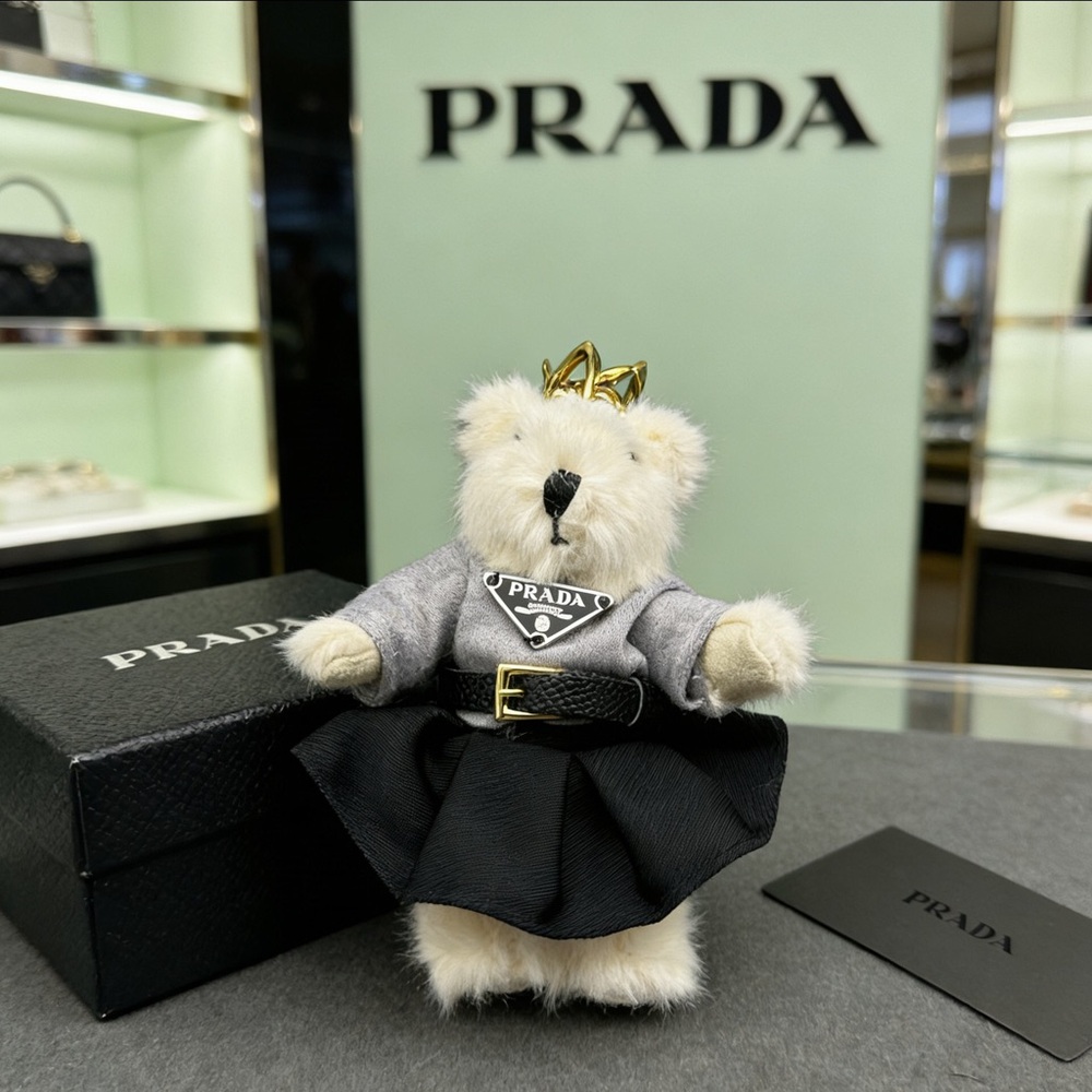 🔽🔽Prada Crown Teddy Bear Bag Charm Keychain